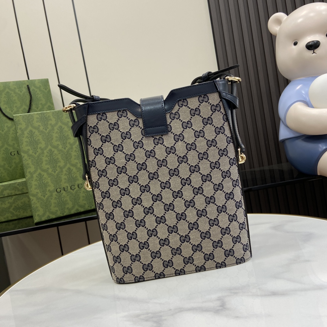 G*u*i medium bucket shoulder bag