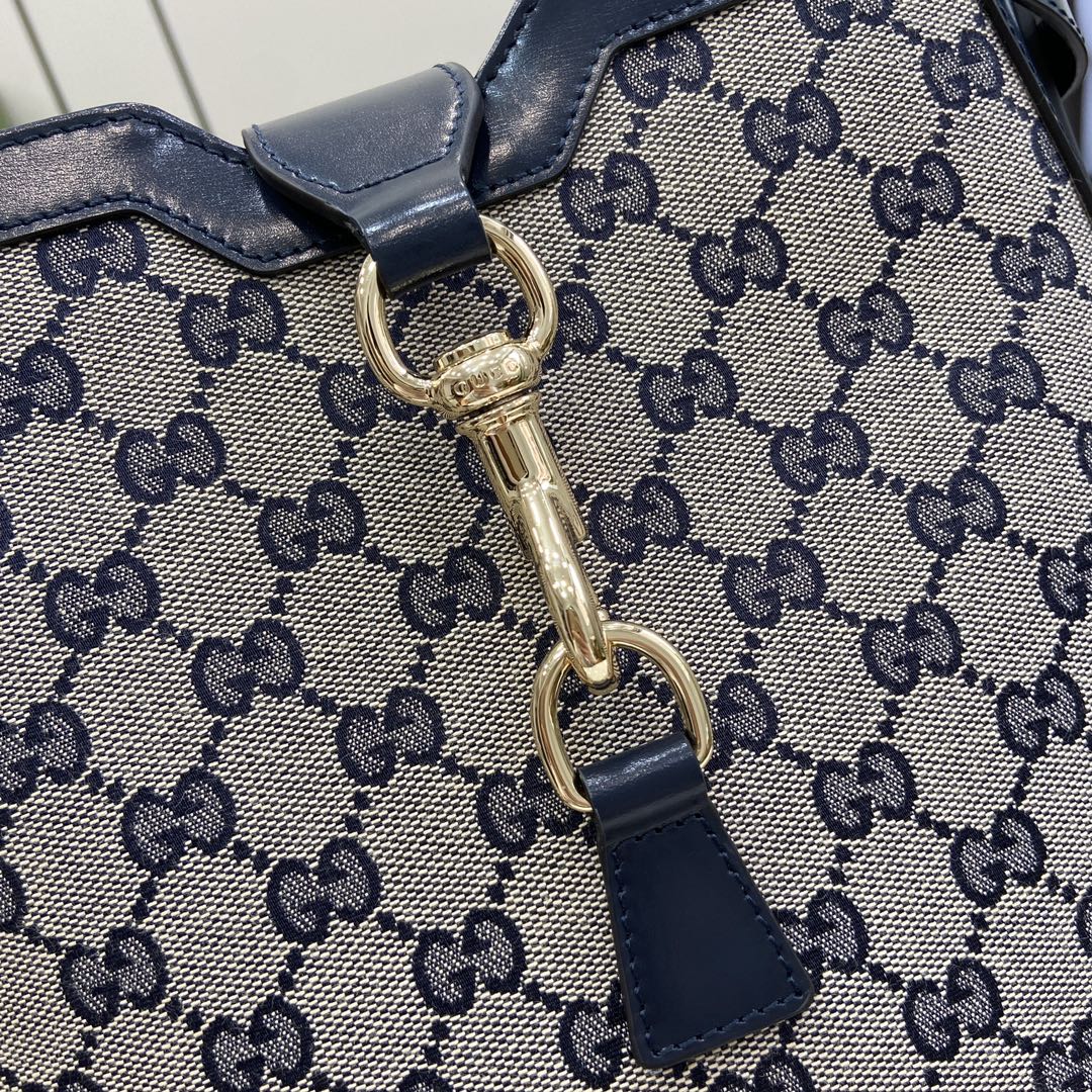 G*u*i medium bucket shoulder bag