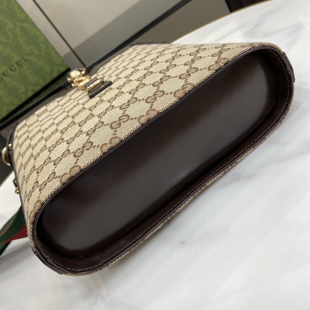 G*u*i medium bucket shoulder bag