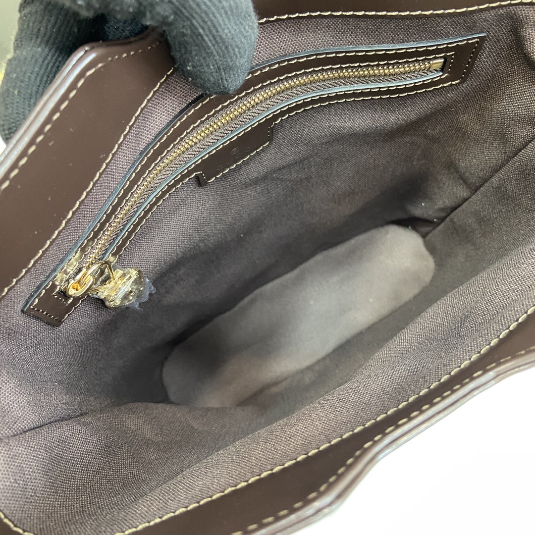 G*u*i medium bucket shoulder bag