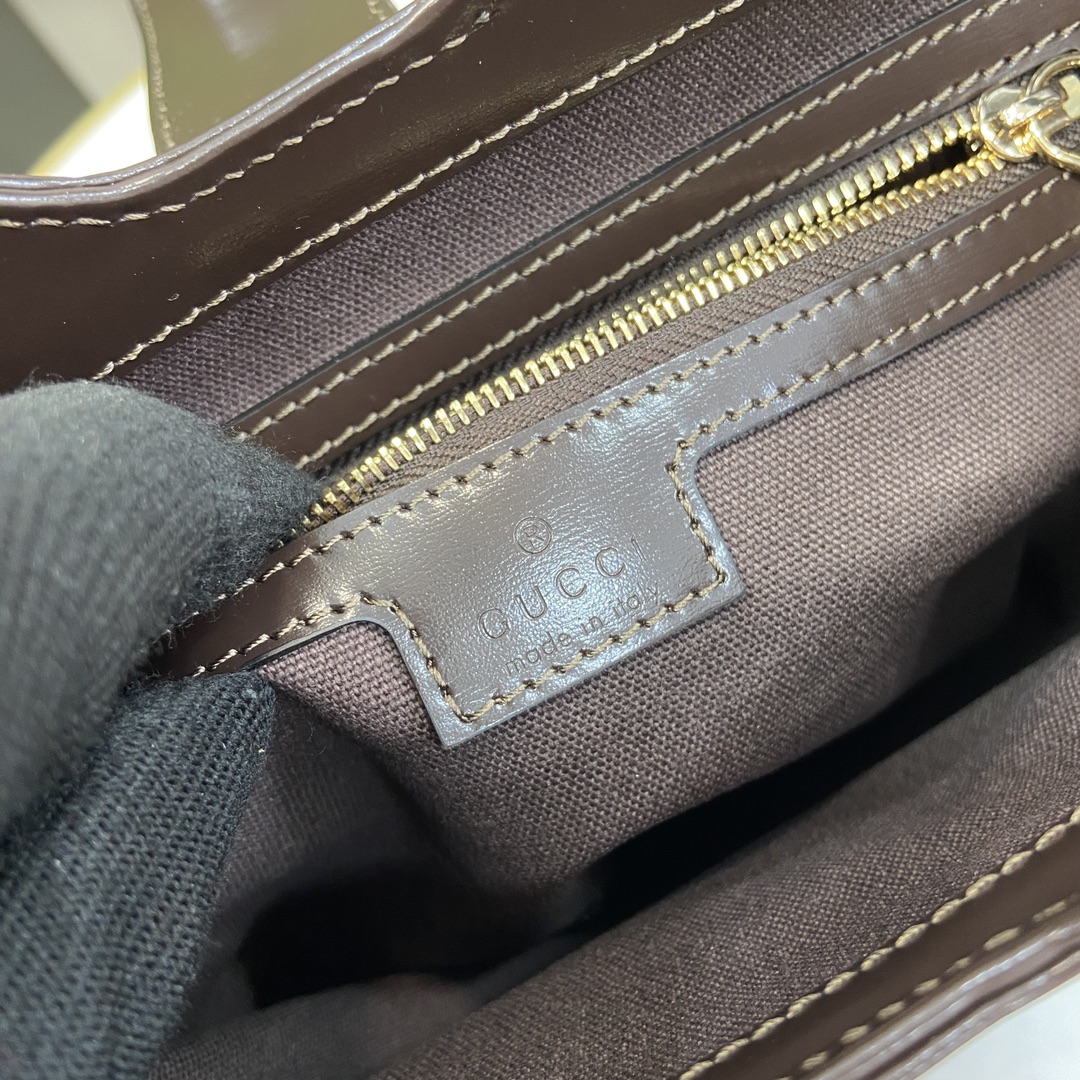 G*u*i medium bucket shoulder bag