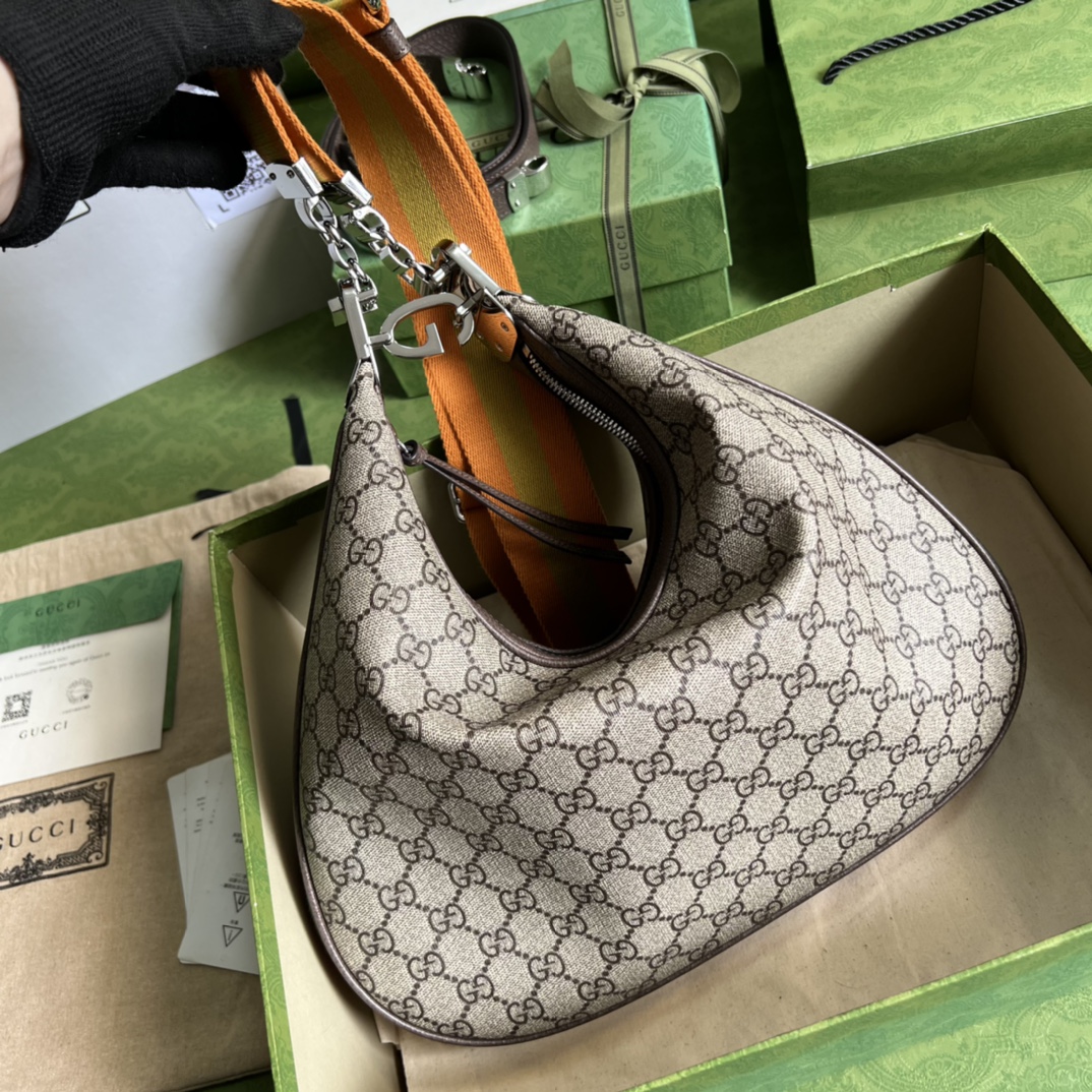G*u*i attache large shoulder bag
