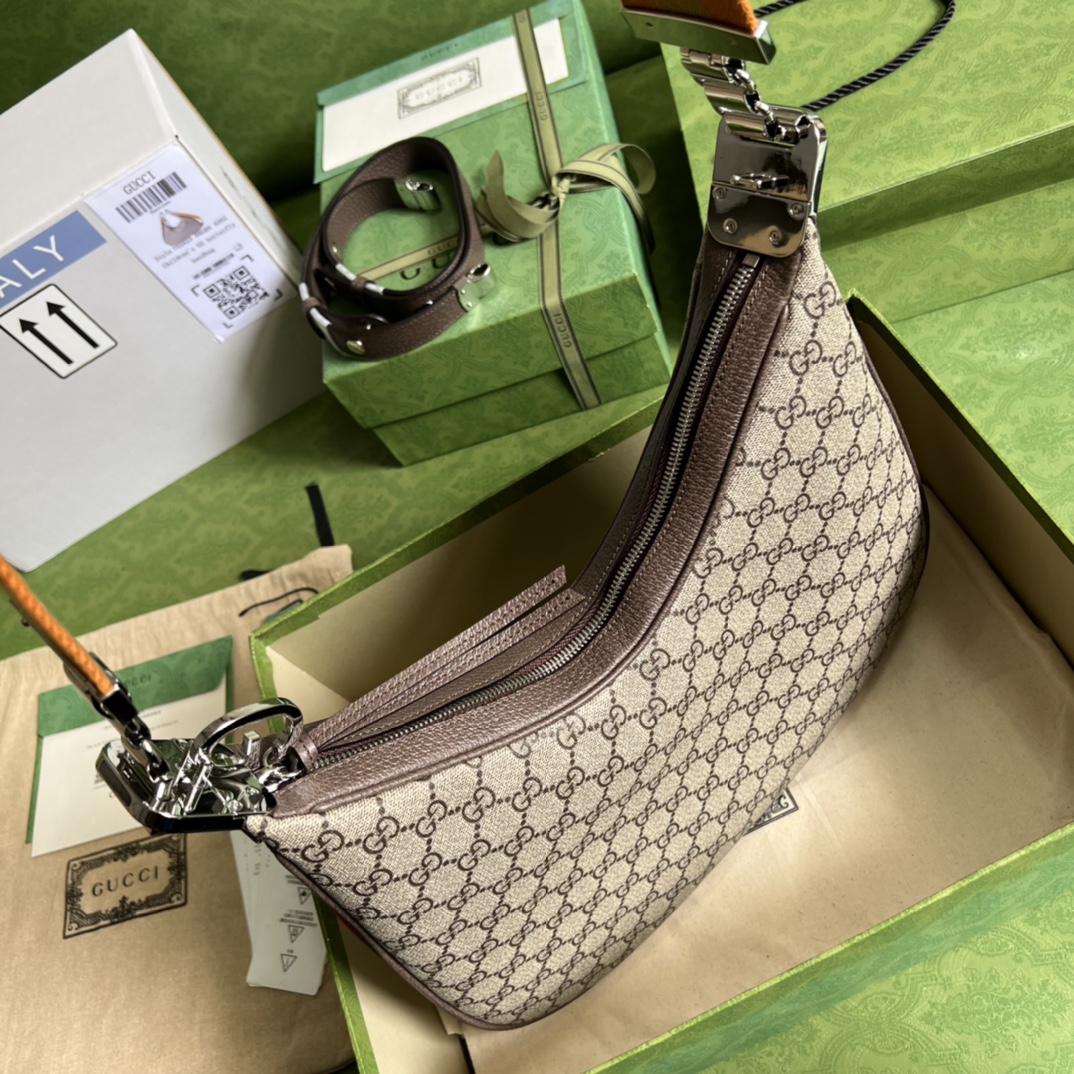 G*u*i attache large shoulder bag