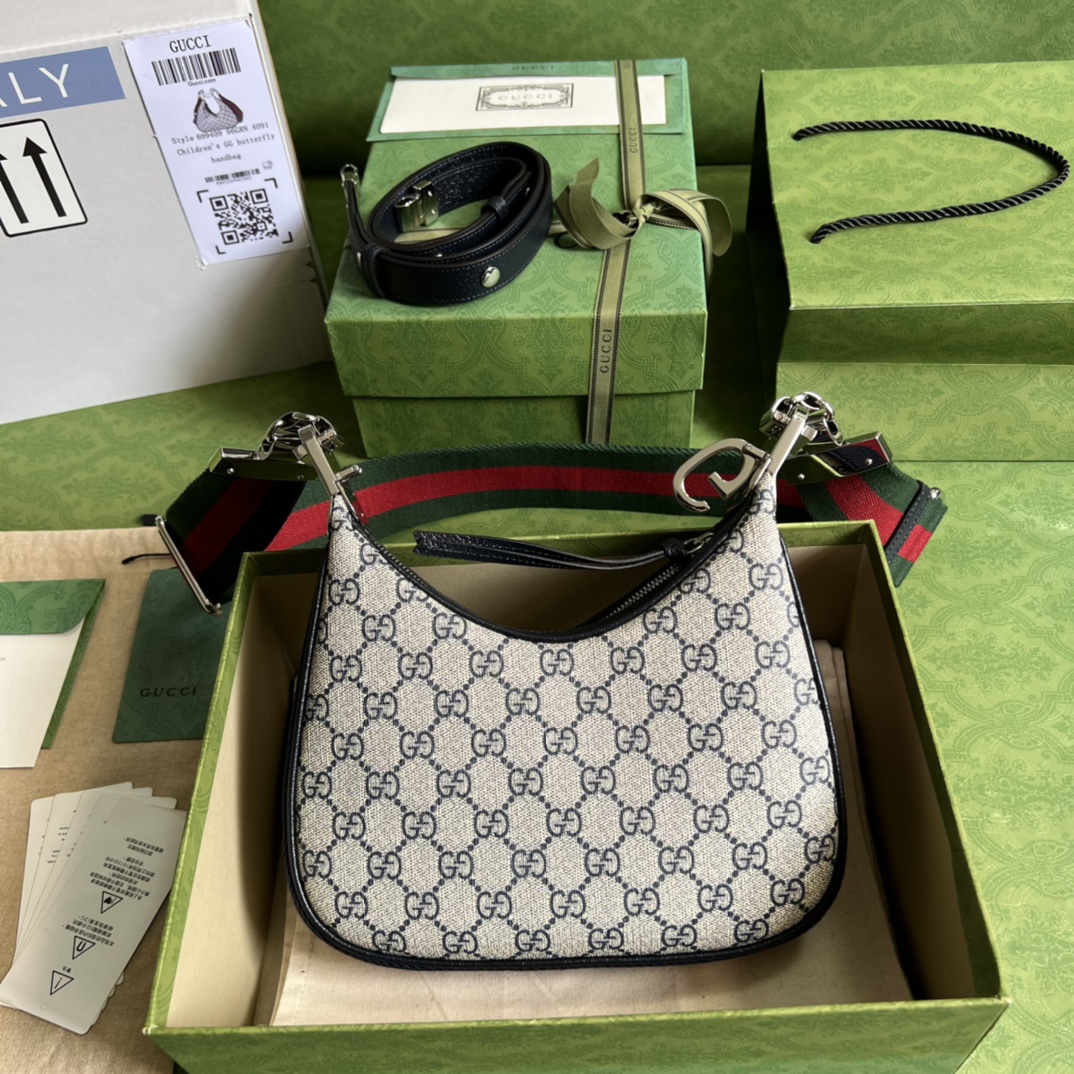 G*u*i attache small bag