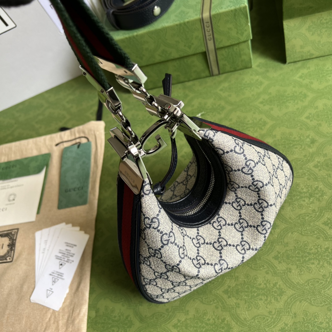 G*u*i attache small bag