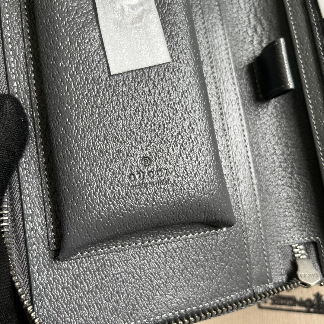 G*u*i ophidia gg travel case
