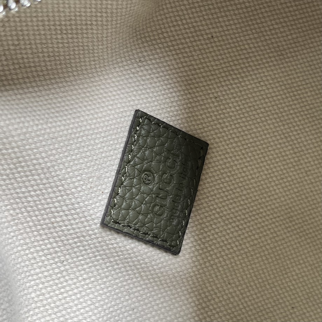 G*u*i gg belt bag