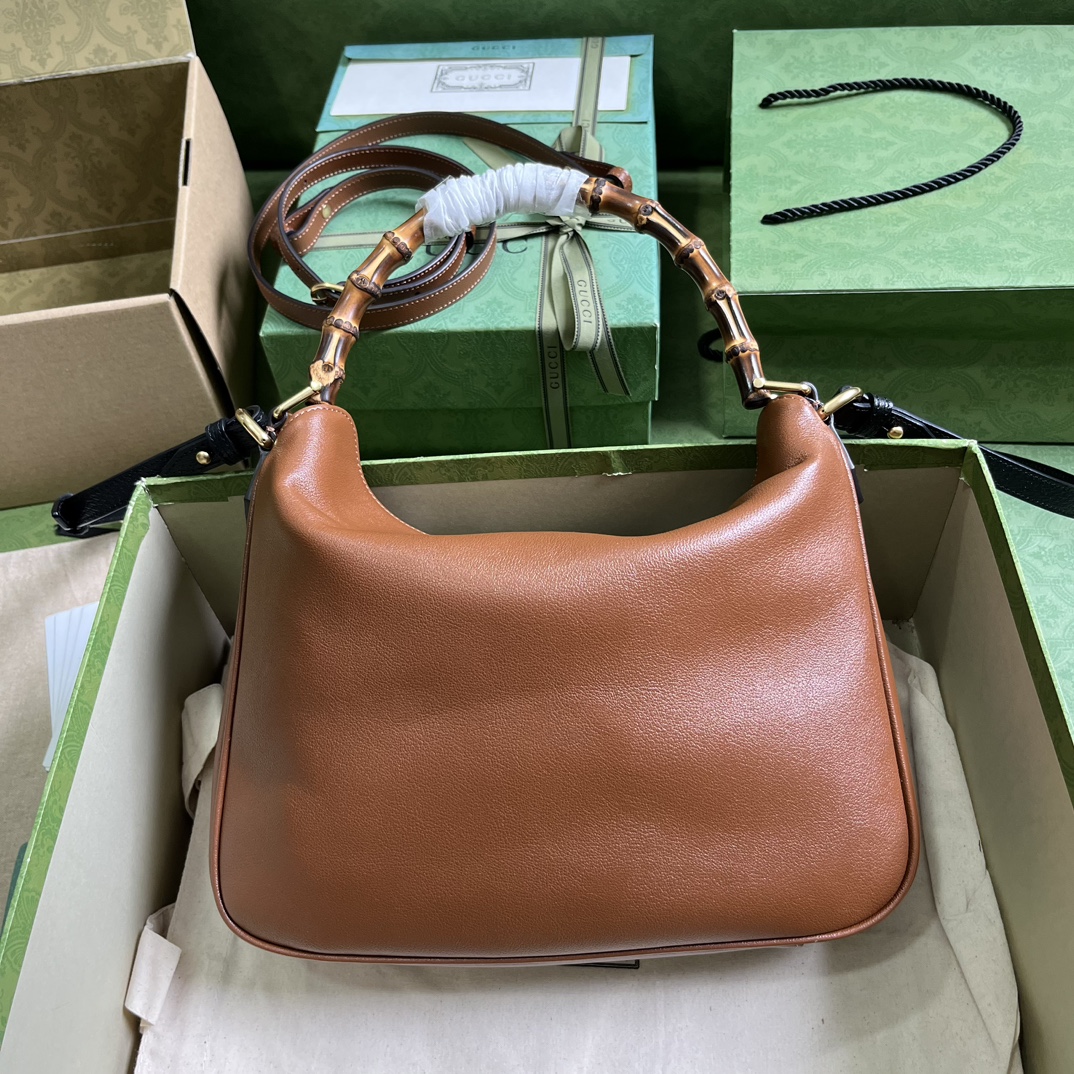 G*u*i diana medium shoulder bag
