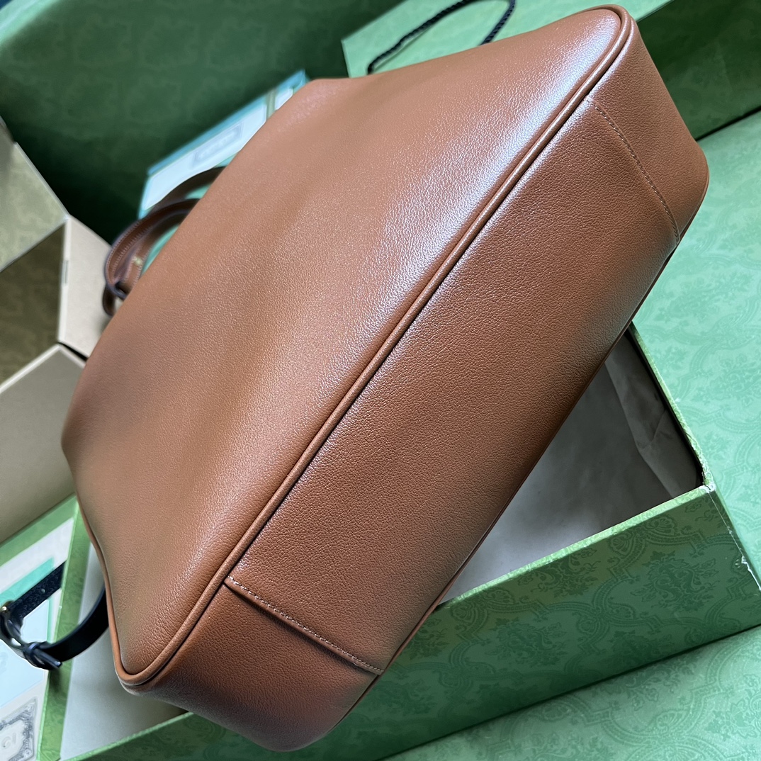 G*u*i diana medium shoulder bag