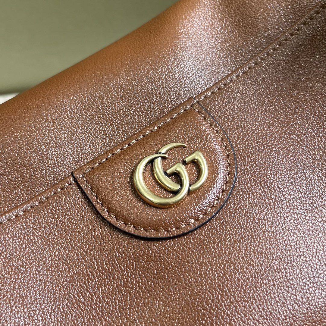 G*u*i diana medium shoulder bag