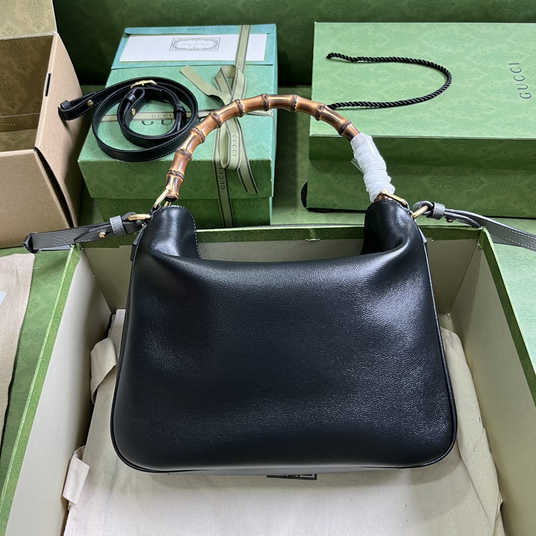 G*u*i diana medium shoulder bag