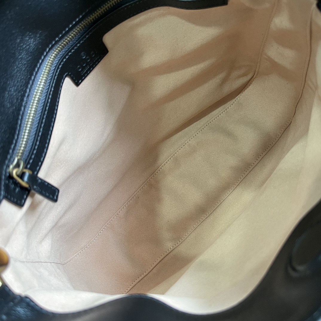G*u*i diana medium shoulder bag