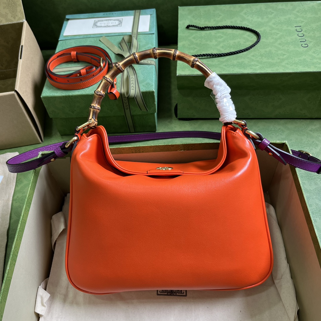 G*u*i diana medium shoulder bag