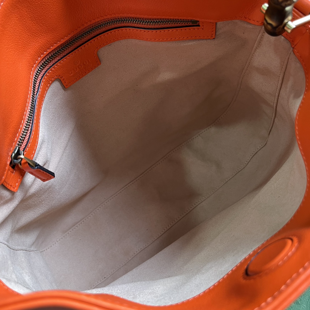 G*u*i diana medium shoulder bag