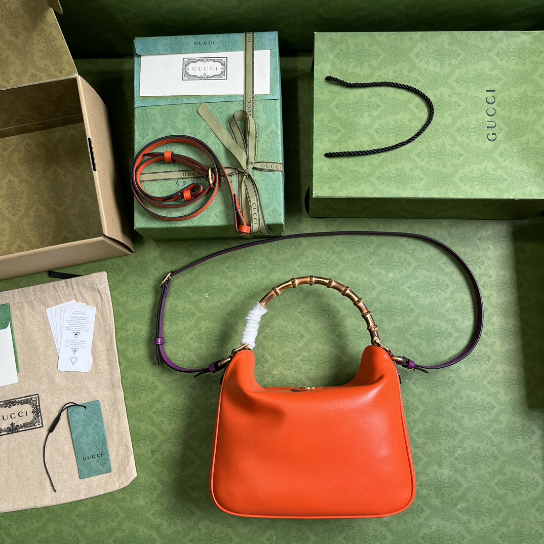 G*u*i diana medium shoulder bag