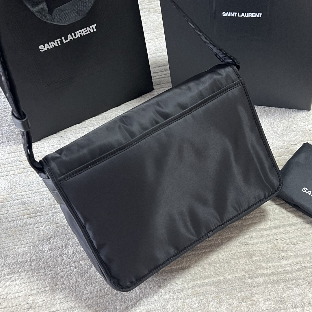 YSL NIKI MESSENGER IN ECONYL