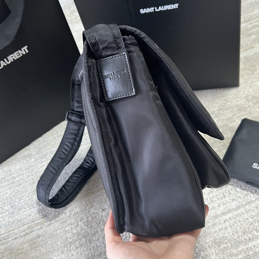 YSL NIKI MESSENGER IN ECONYL