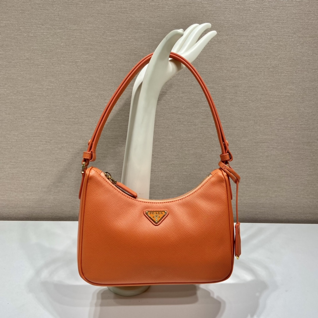 Pra*a hobo bag