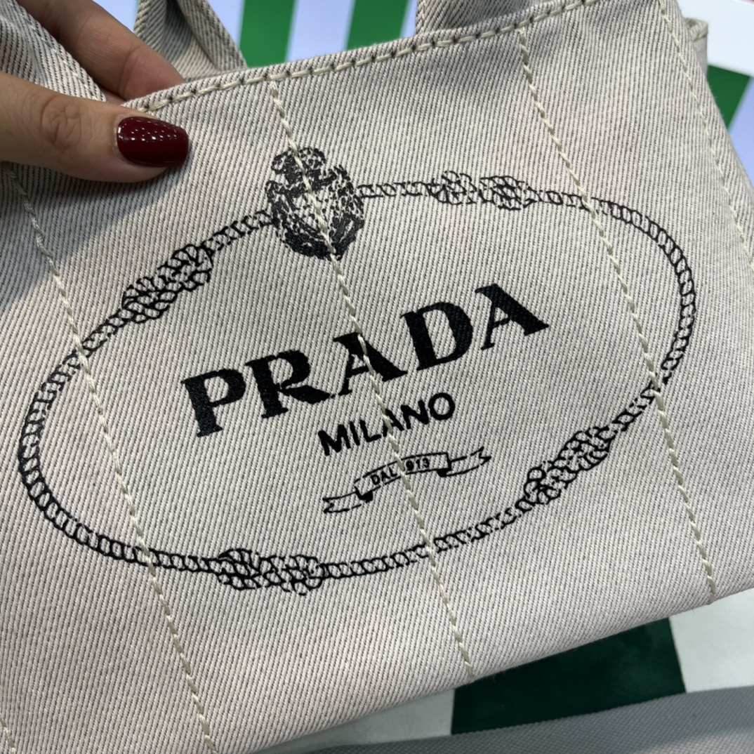 Pra*a canapa tote bag