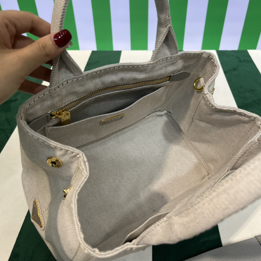 Pra*a canapa tote bag