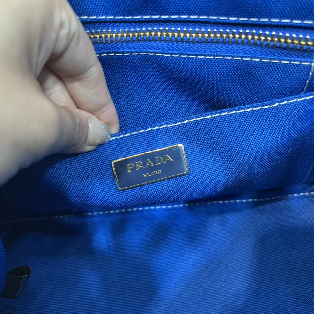 Pra*a canapa tote bag