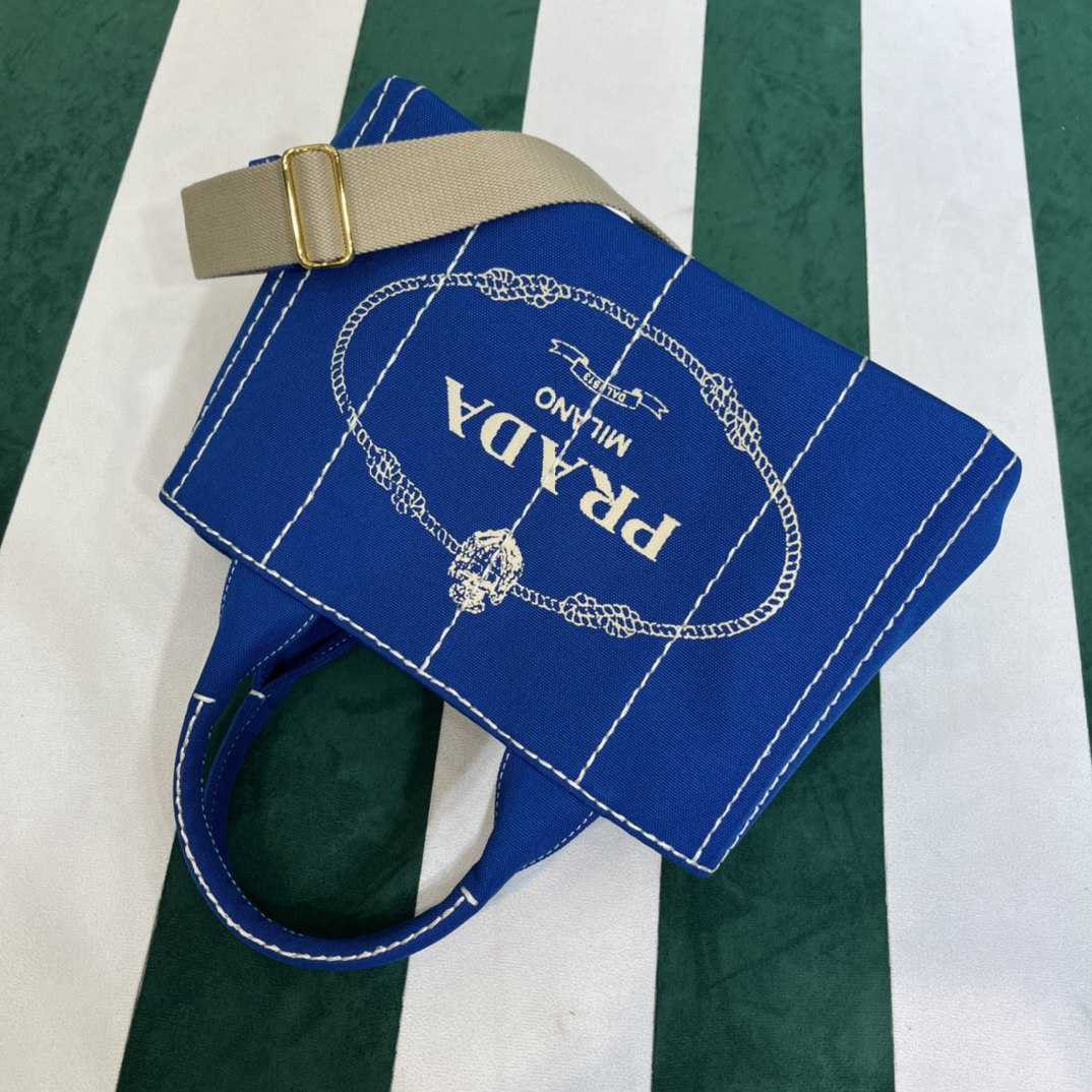 Pra*a canapa tote bag