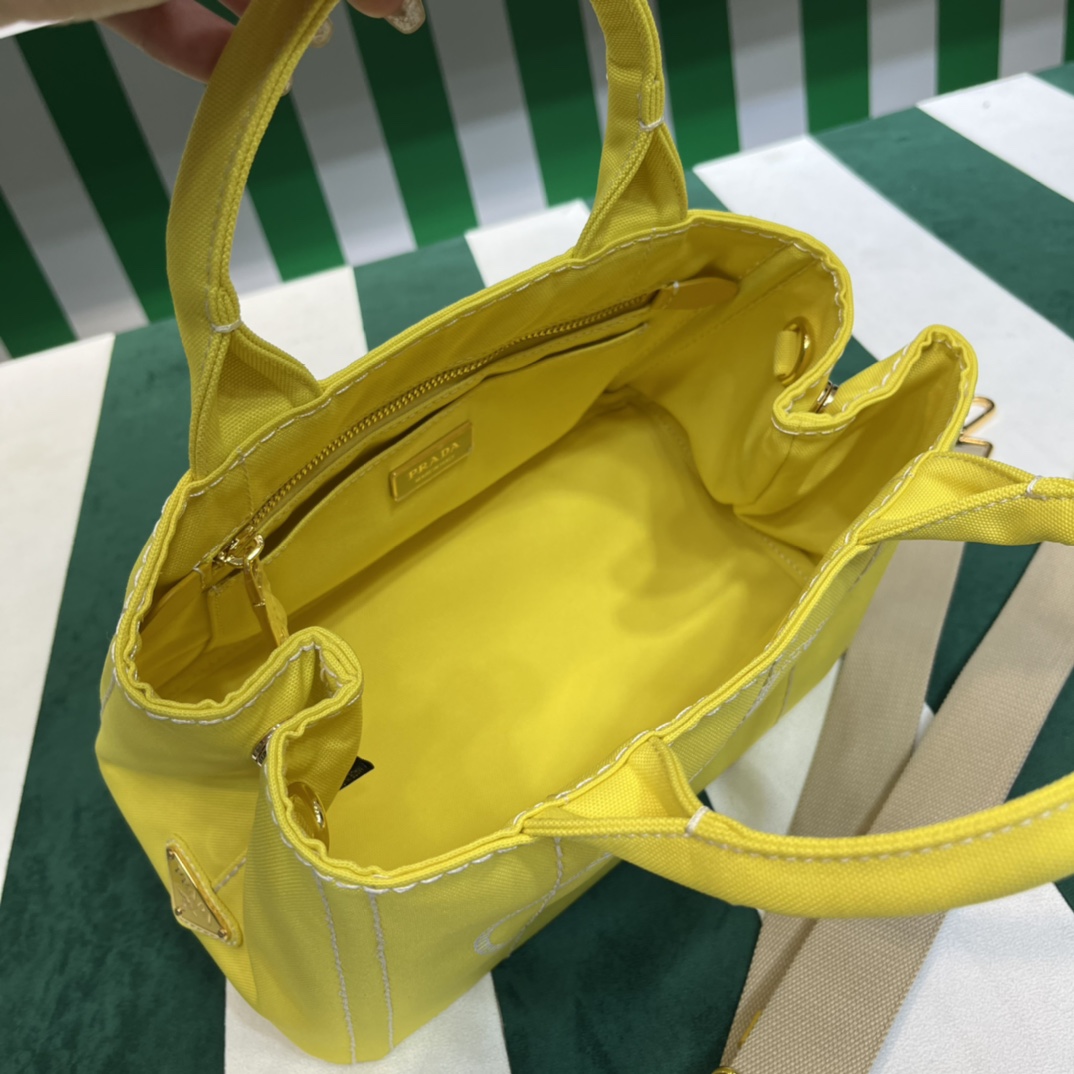 Pra*a canapa tote bag