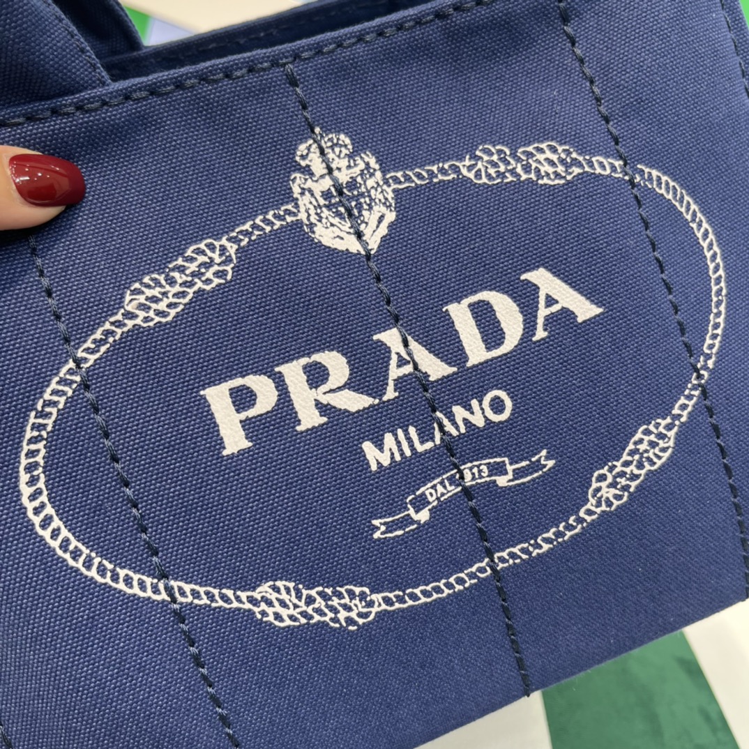 Pra*a canapa tote bag