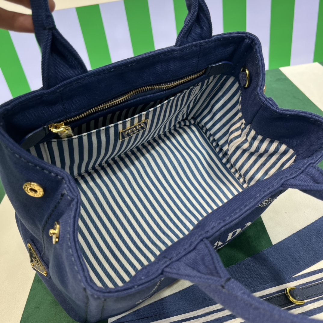 Pra*a canapa tote bag