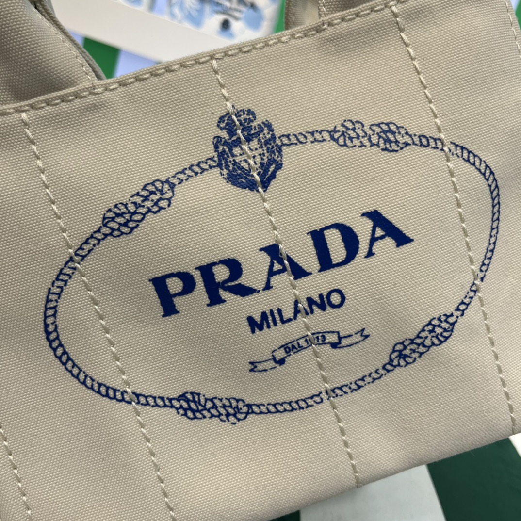 Pra*a canapa tote bag