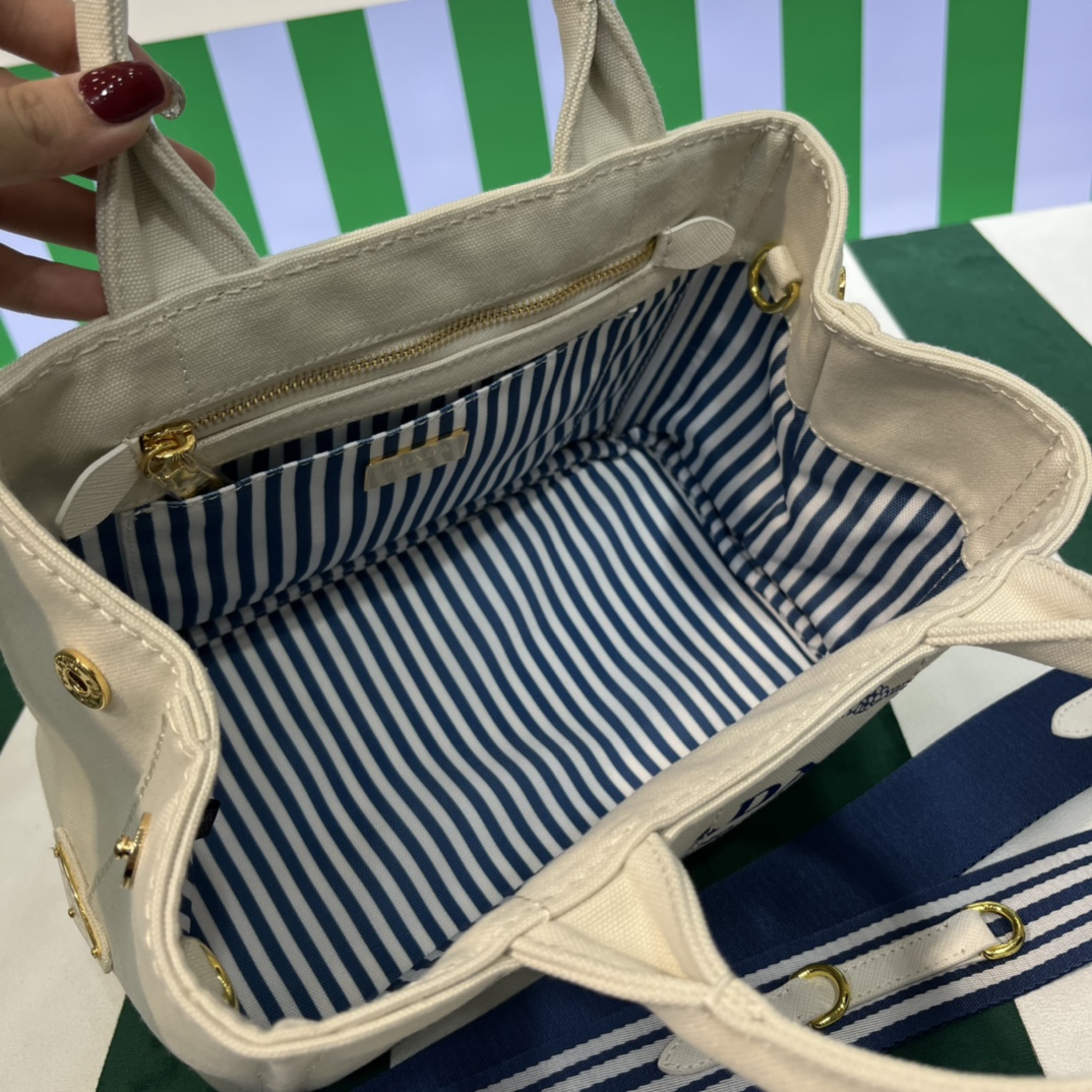 Pra*a canapa tote bag