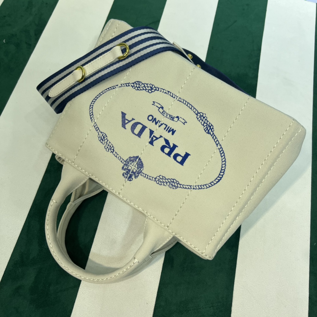 Pra*a canapa tote bag