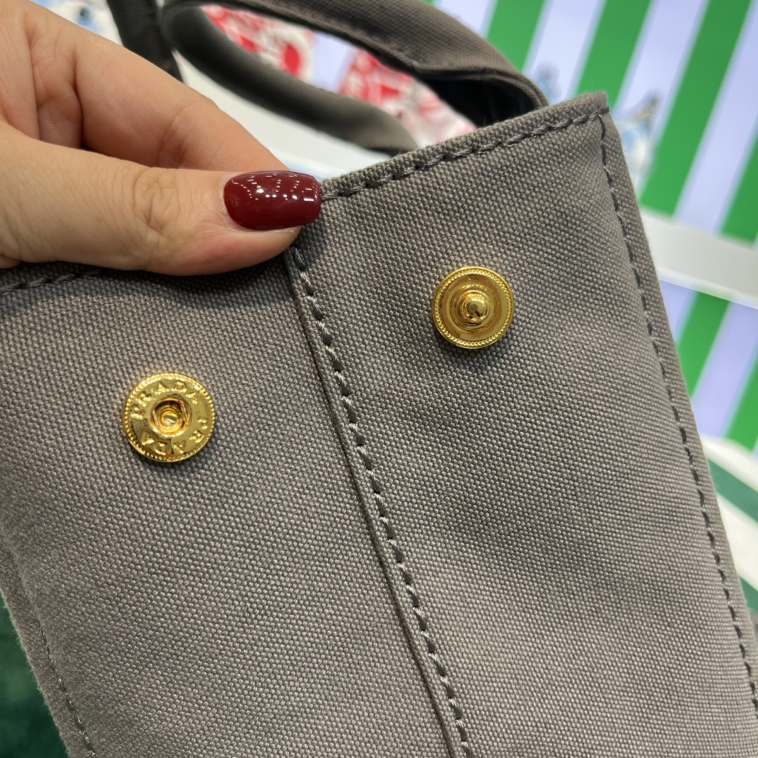 Pra*a canapa tote bag