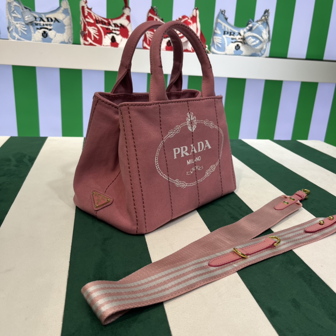 Pra*a canapa tote bag