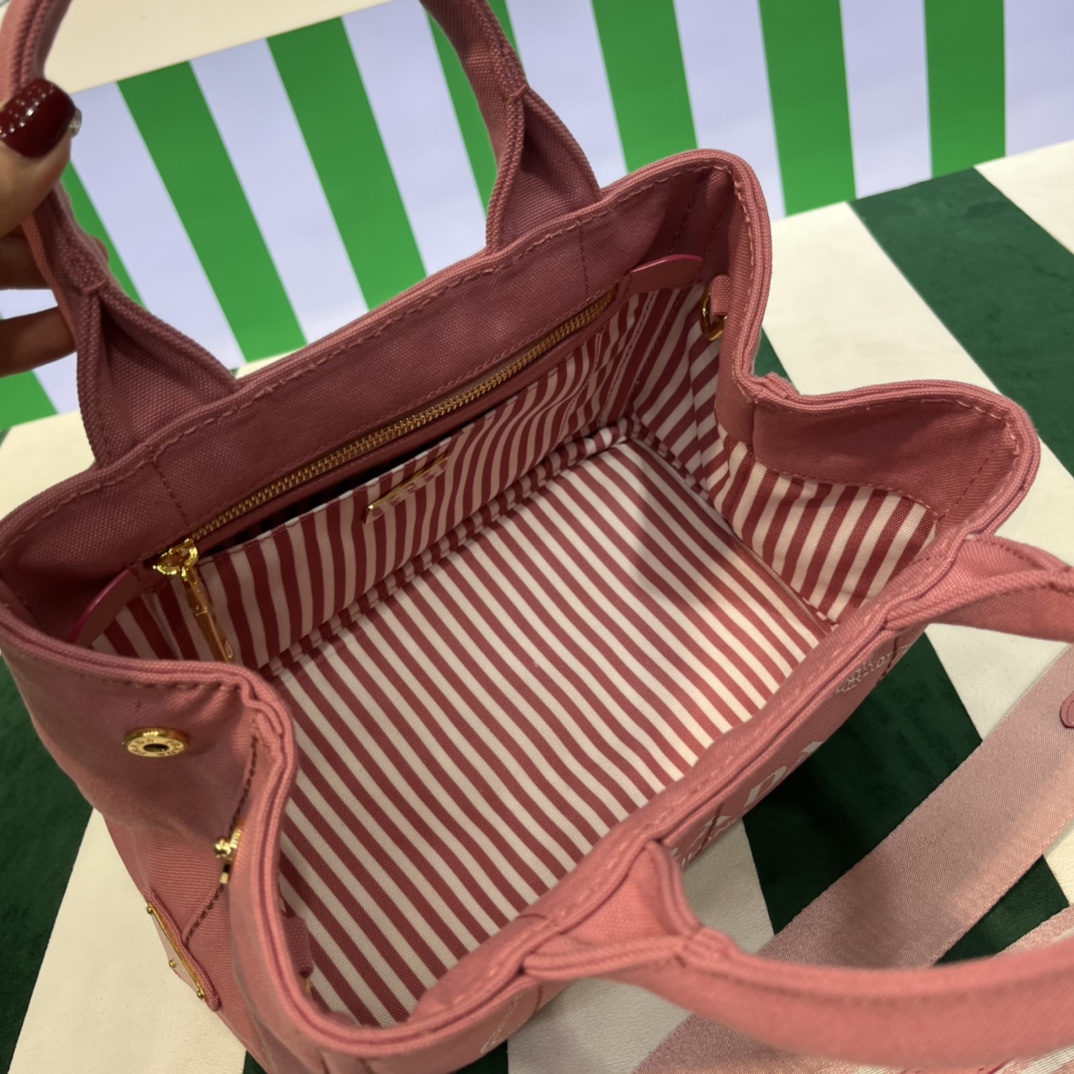 Pra*a canapa tote bag