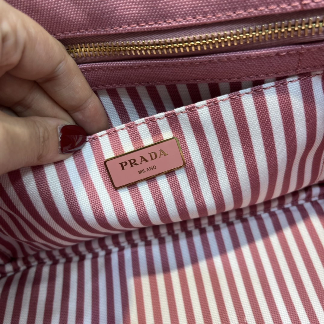Pra*a canapa tote bag