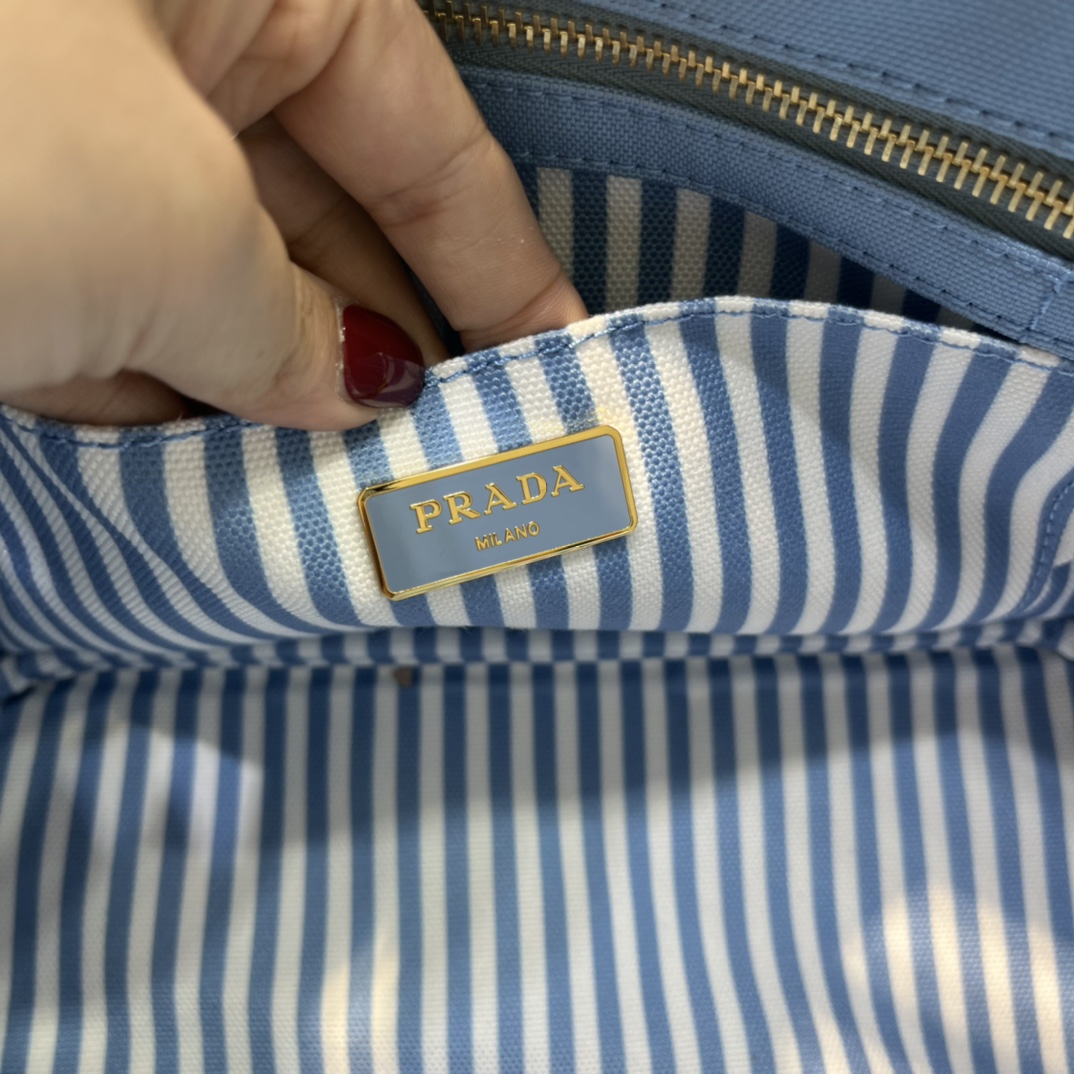 Pra*a canapa tote bag
