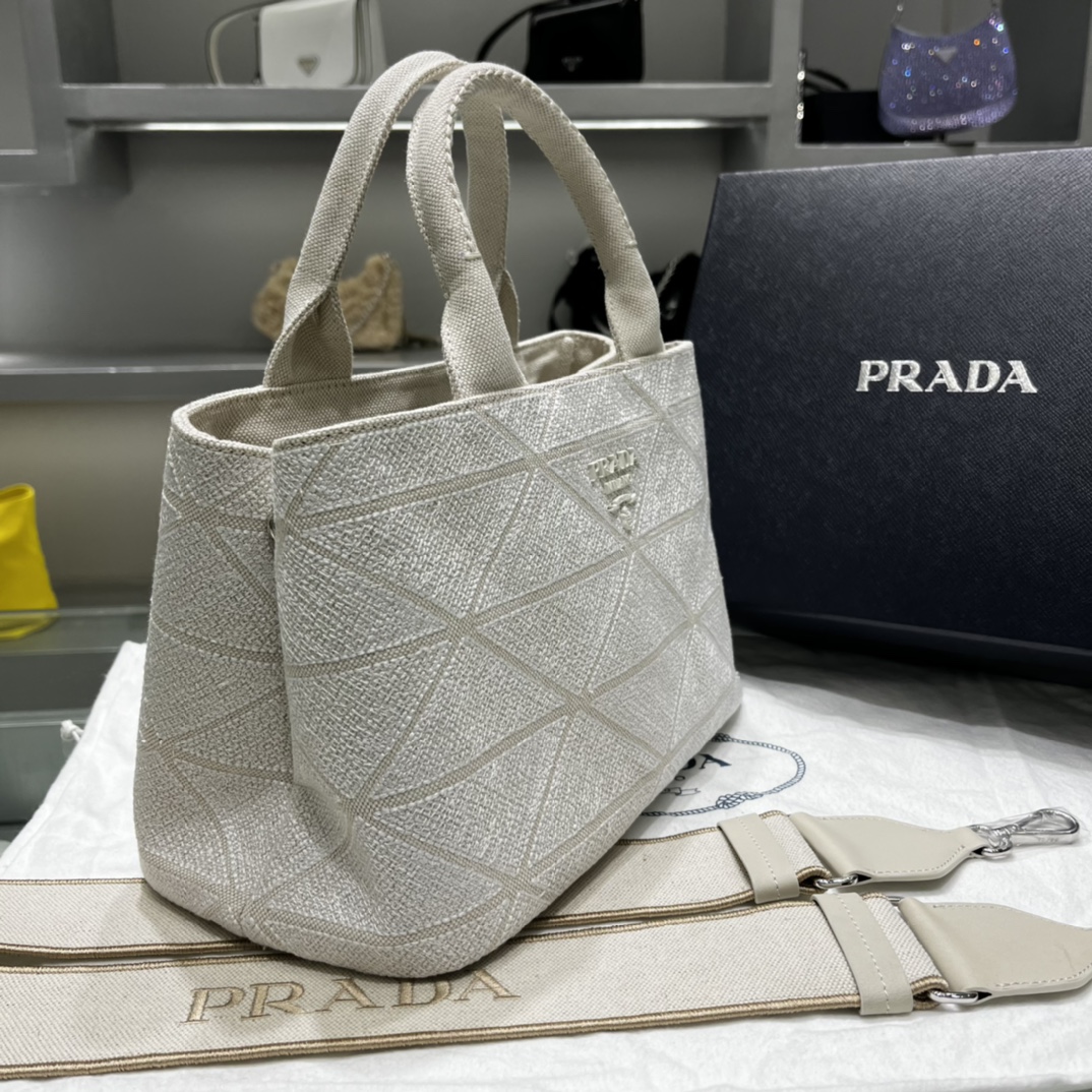 Pra*a canapa tote bag