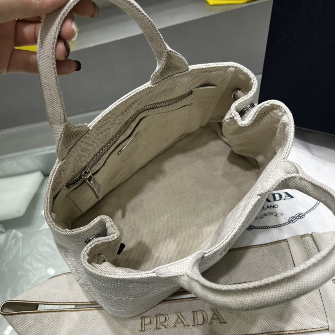 Pra*a canapa tote bag