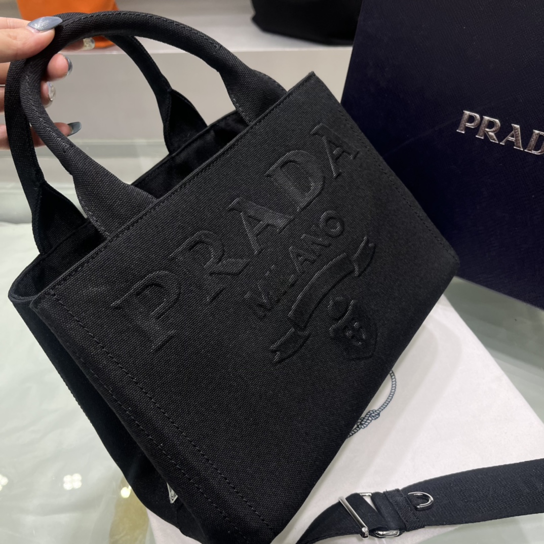 Pra*a canapa tote bag