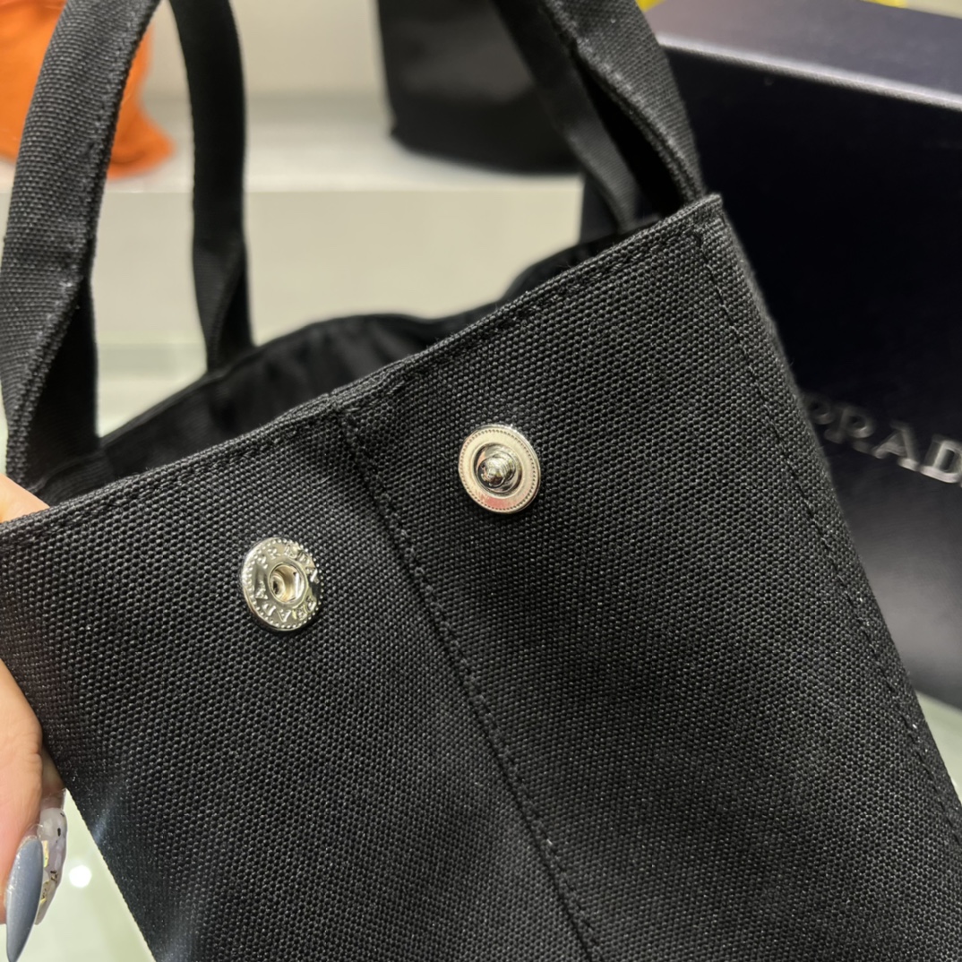 Pra*a canapa tote bag