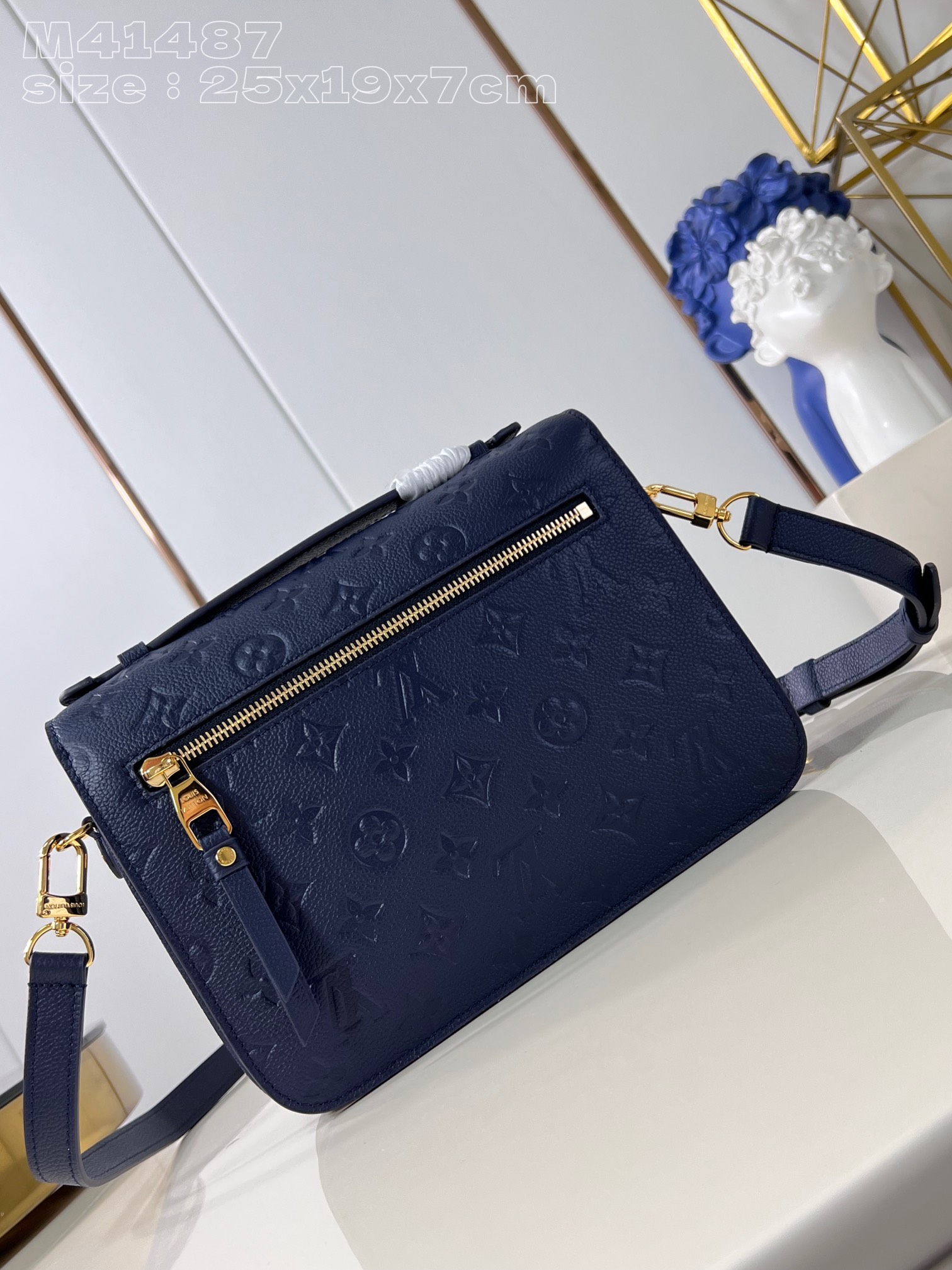 l**is V*t*n pochette metis