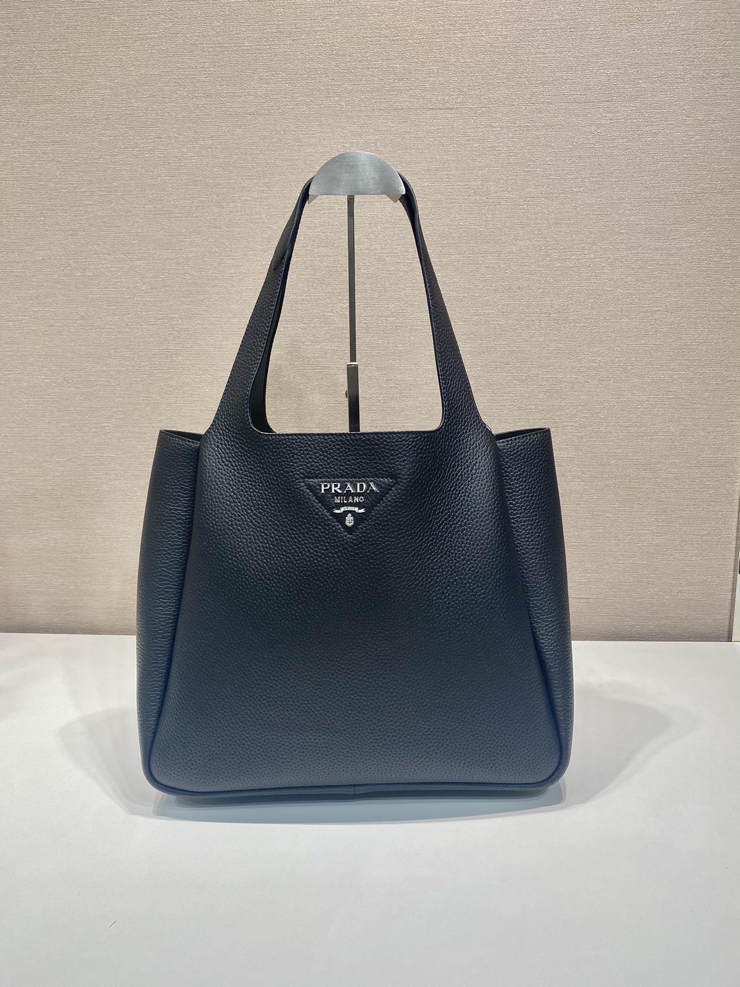 Pra*a large leather tote