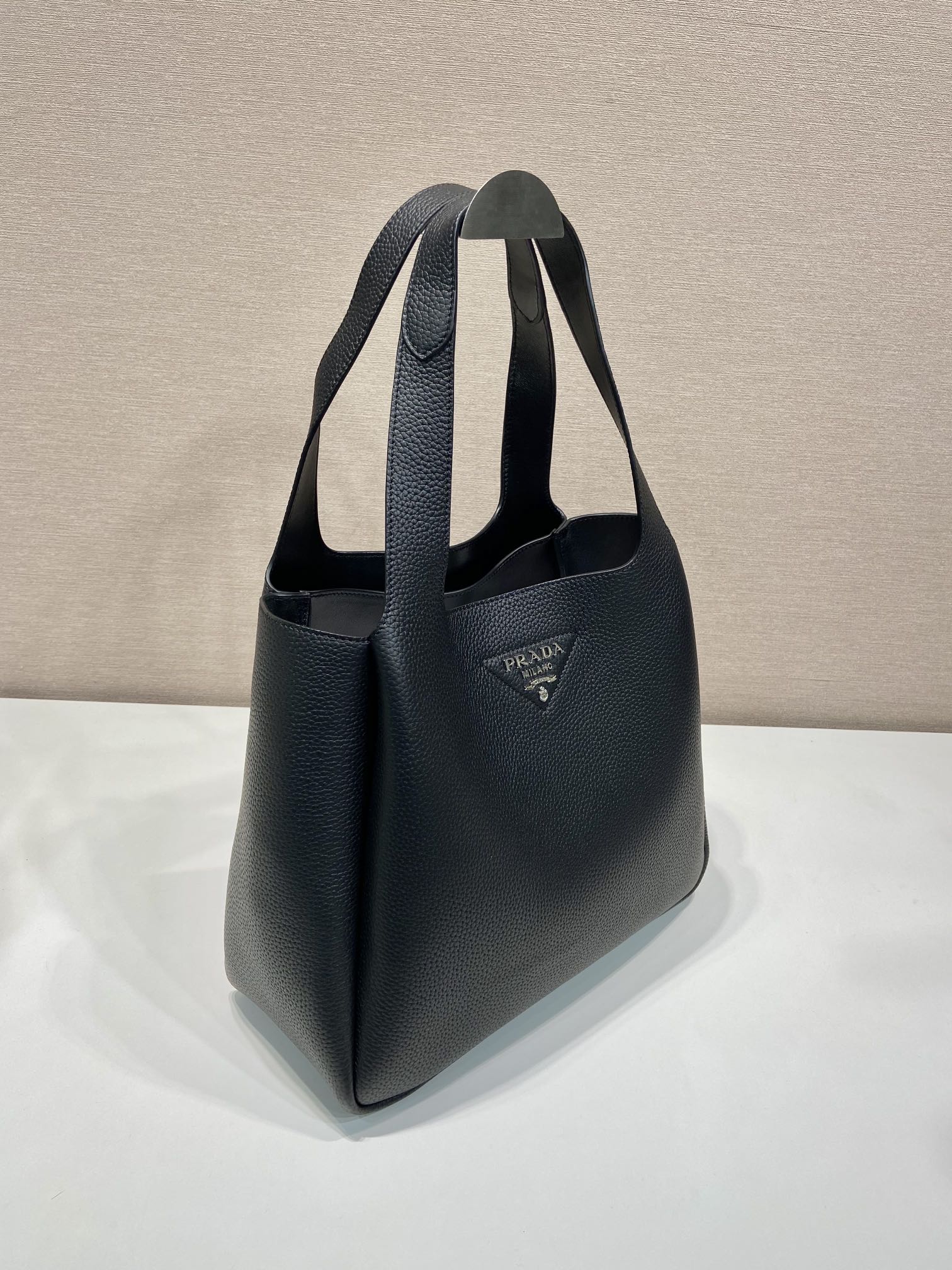 Pra*a large leather tote