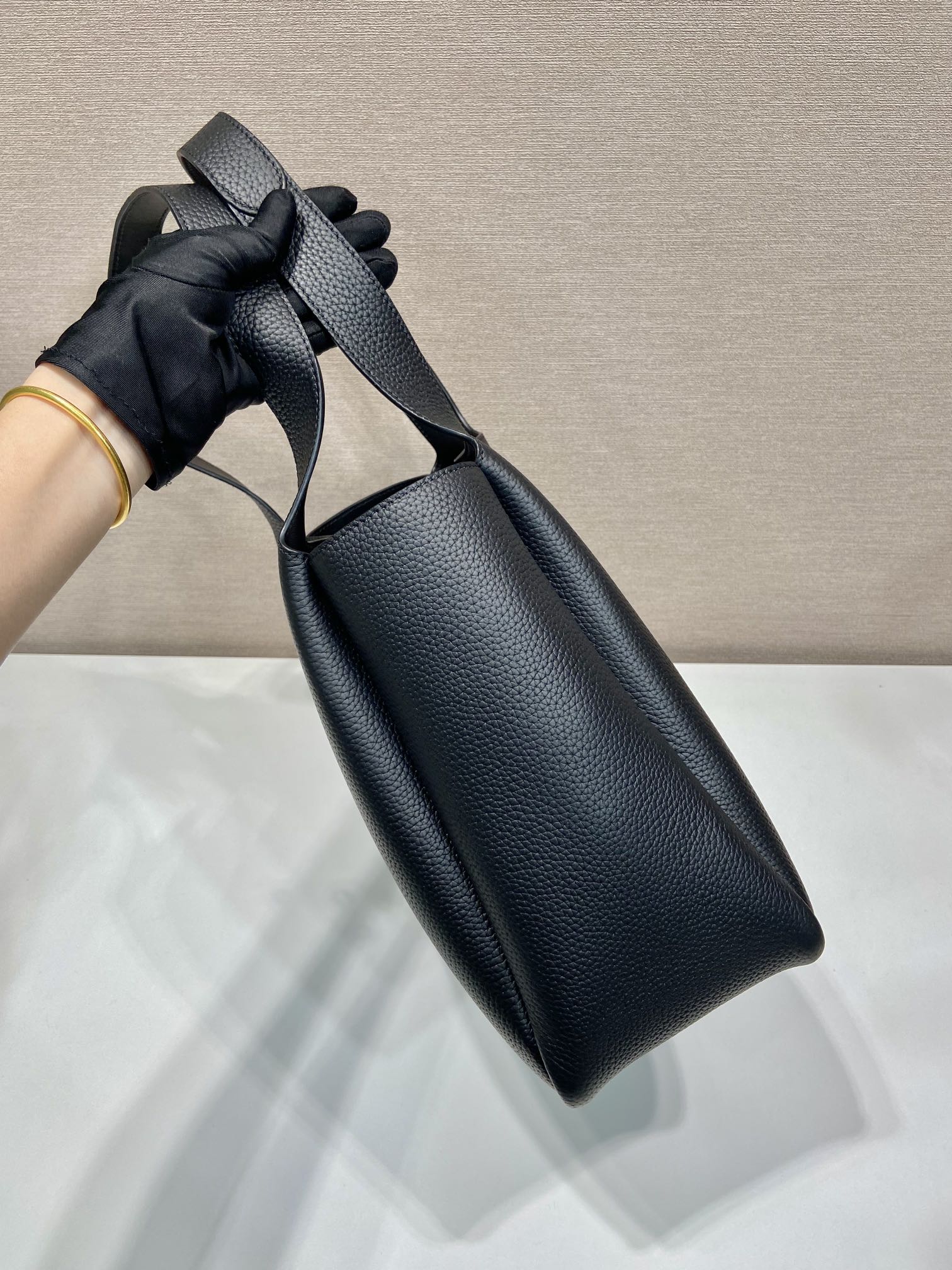 Pra*a large leather tote
