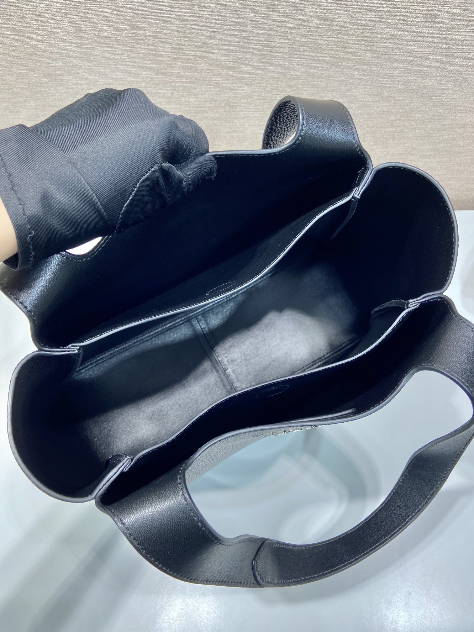 Pra*a large leather tote