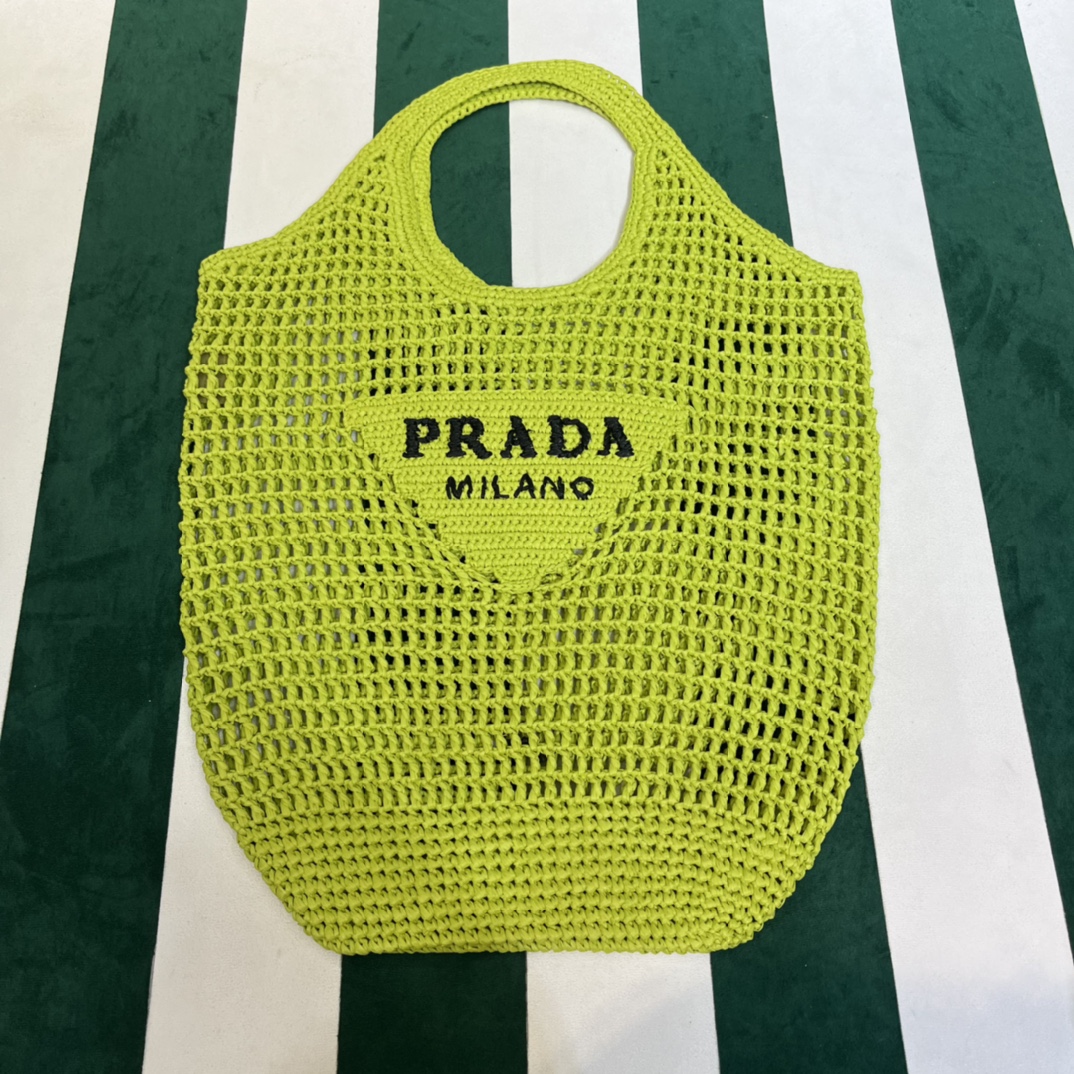 Pra*a crochet tote bag