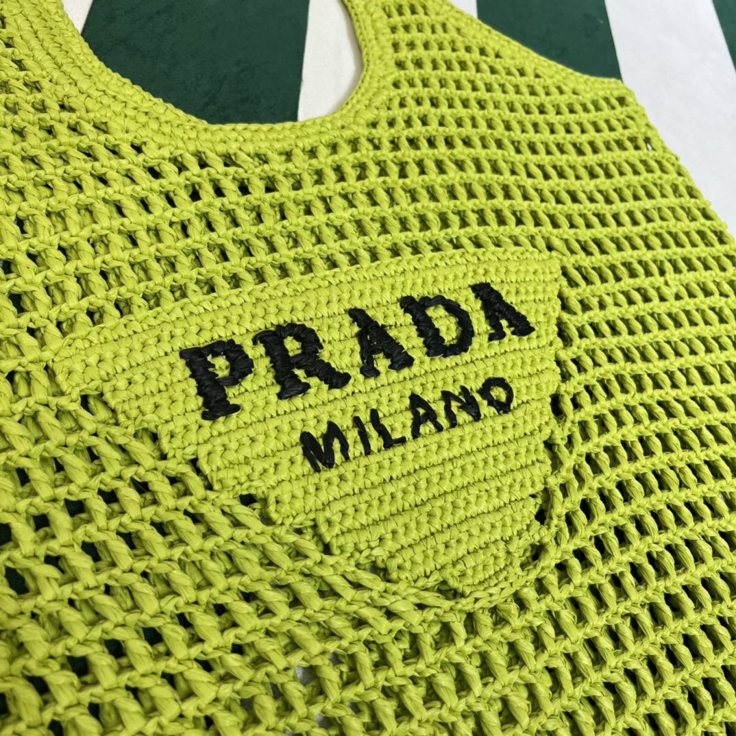 Pra*a crochet tote bag