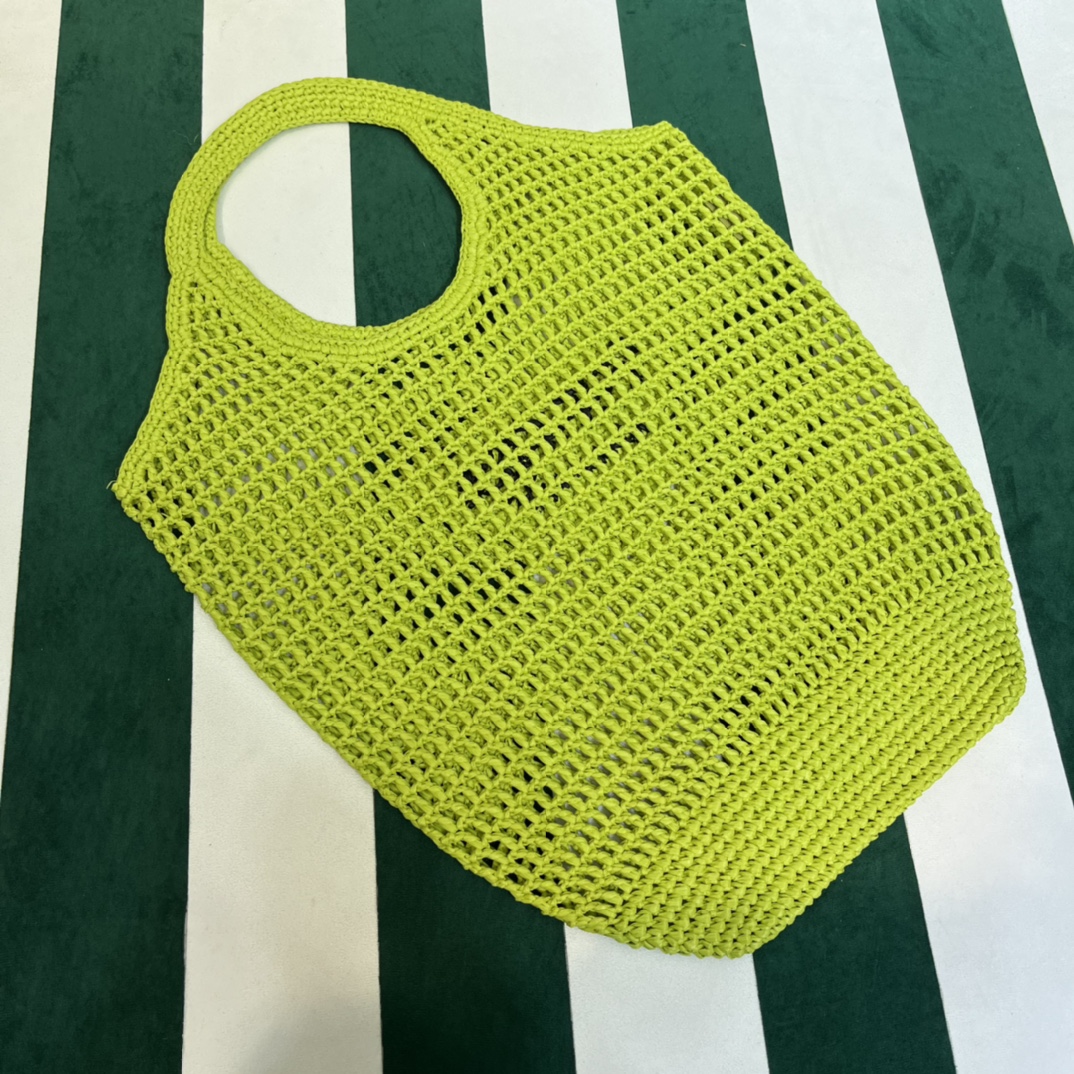 Pra*a crochet tote bag