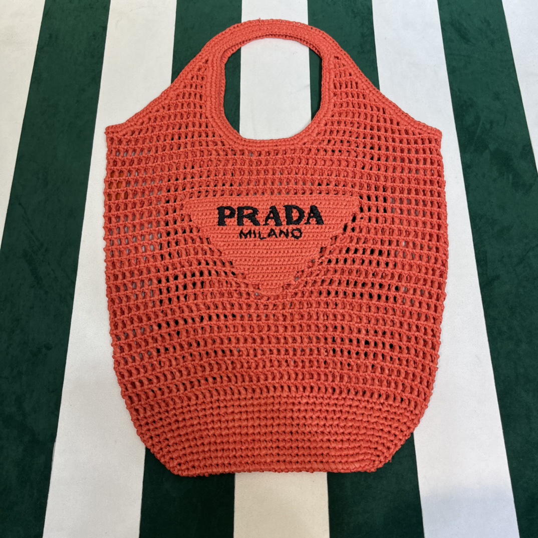 Pra*a crochet tote bag
